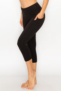 Black Yoga Capri Leggings with Pockets