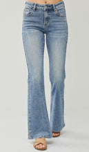 Load image into Gallery viewer, Risen Brand Non-Distressed Flare Jeans
