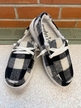 Load image into Gallery viewer, Riley Black &amp; White Buffalo Plaid Shoes
