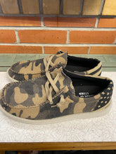 Load image into Gallery viewer, Men&#39;s Cade Camo Flag Shoes
