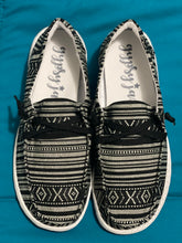 Load image into Gallery viewer, Chaska Aztec Black &amp; White Shoes - Ella’s Arrow
