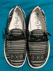 Chaska Aztec Black & White Shoes - Ella’s Arrow