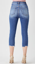 Load image into Gallery viewer, Risen Brand Dark Wash Capris
